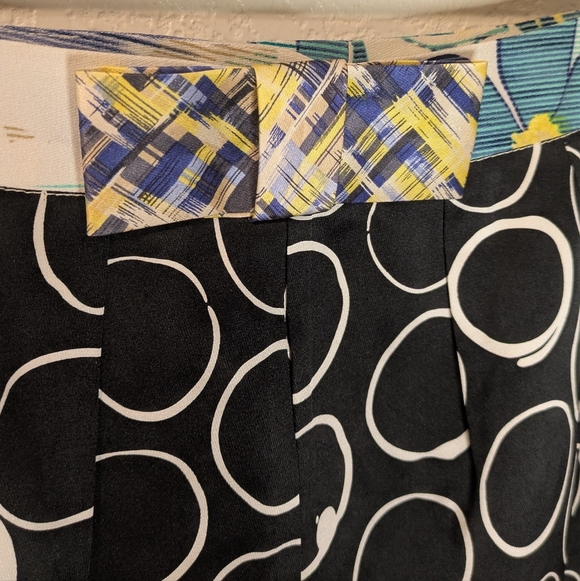 Poleci Sample Skirt 100%Silk - Picture 5 of 7